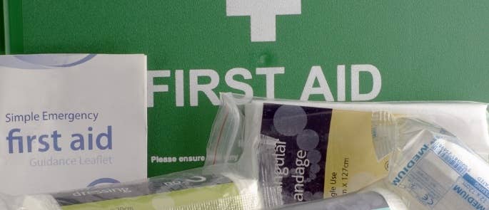 first aid box contents list for home